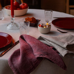 Lapuan Kankurit AAMU tablecloth linen and USVA napkin linen and bordeaux