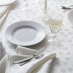 Lapuan Kankurit JUHLADAMASTI tablecloth and napkin