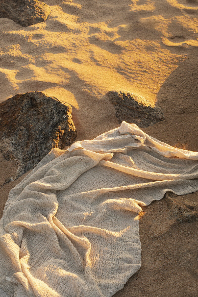 Lapuan Kankurit Terva giant towel, white - linen